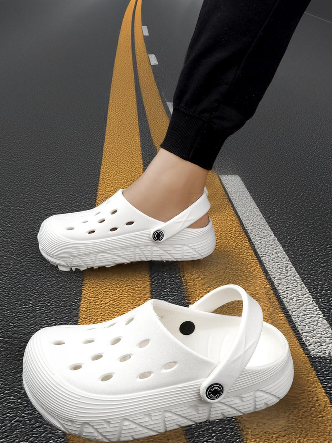 PROUZ Men White Lightweight Comfortable Clogs