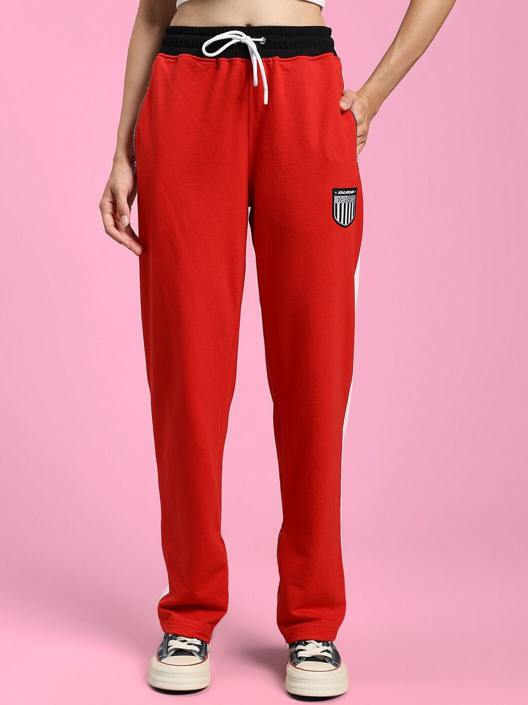 WEARDUDS Women Elegant Relaxed-Fit Mid-Rise Track Pant