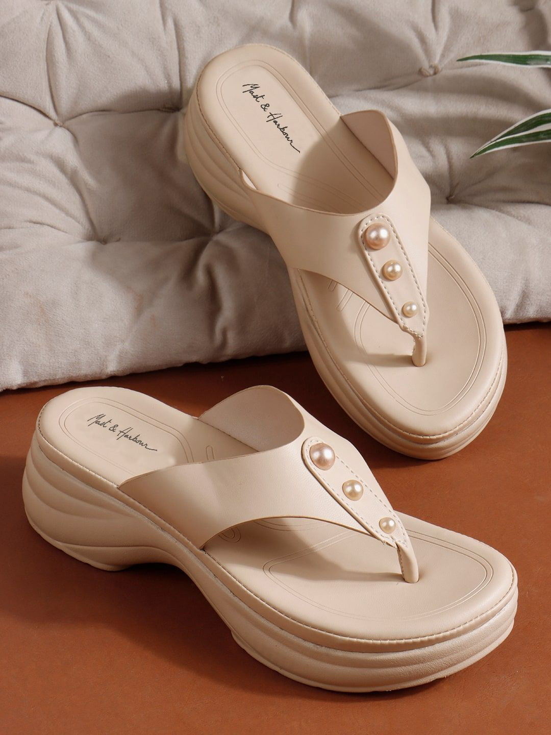 Mast & Harbour Women Platform Sandals