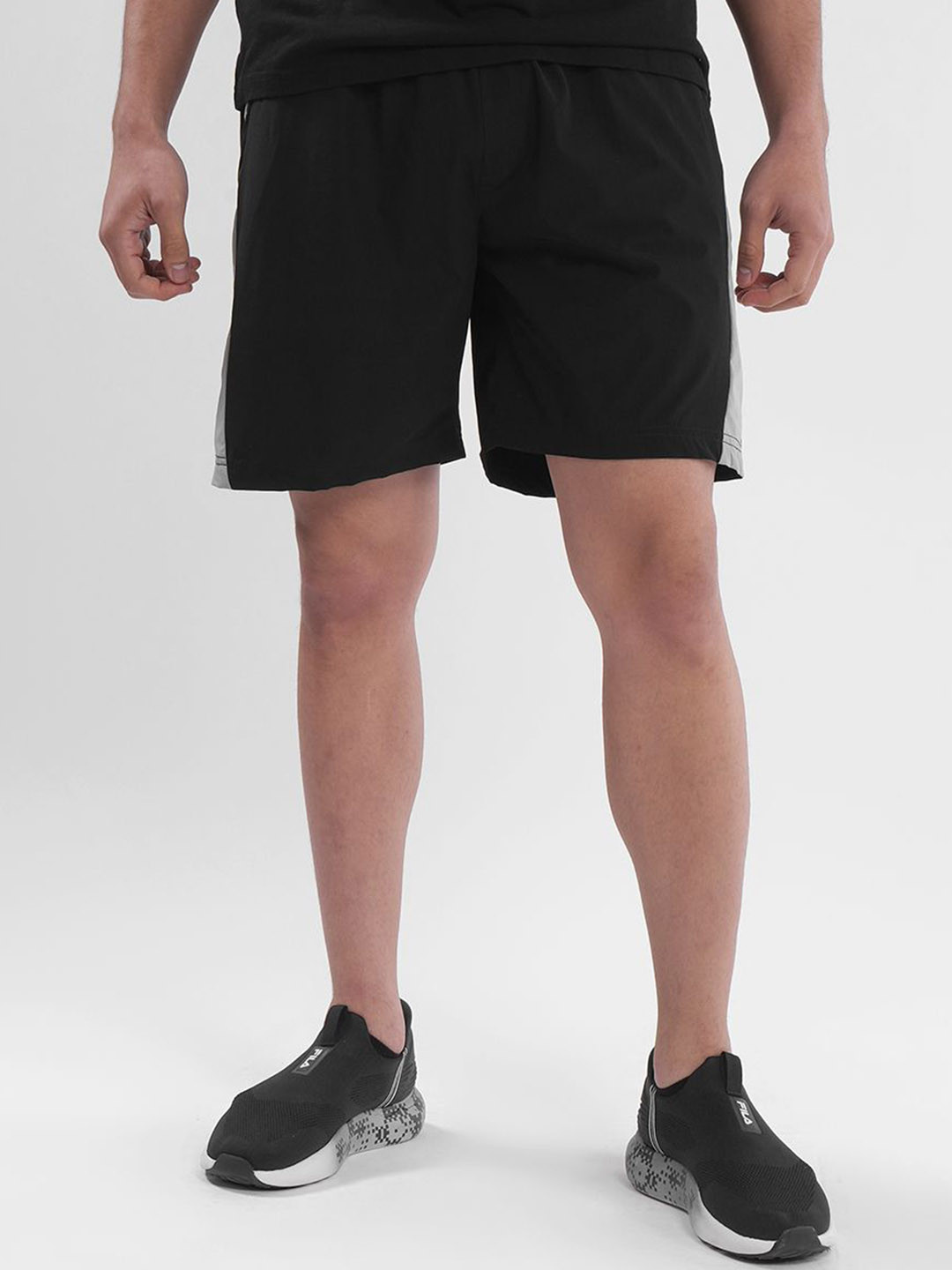 FILA Men Colourblocked Mid-Rise Sports Shorts