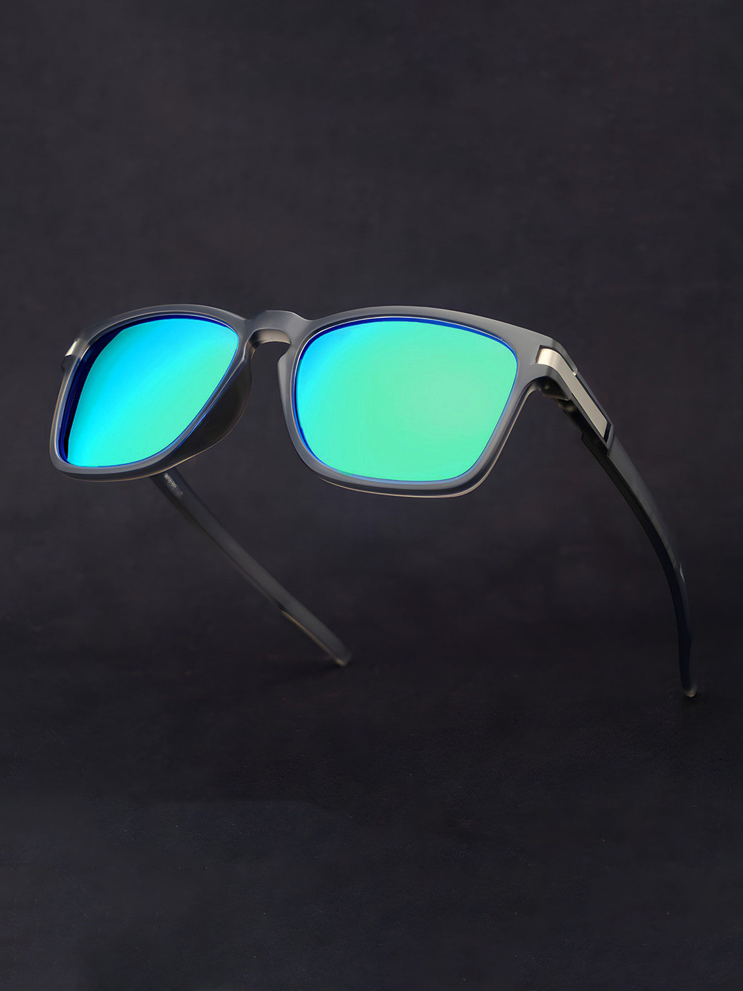 AFERELLE Unisex Square Sunglasses with Polarised Lens RMATGRYGRNV0