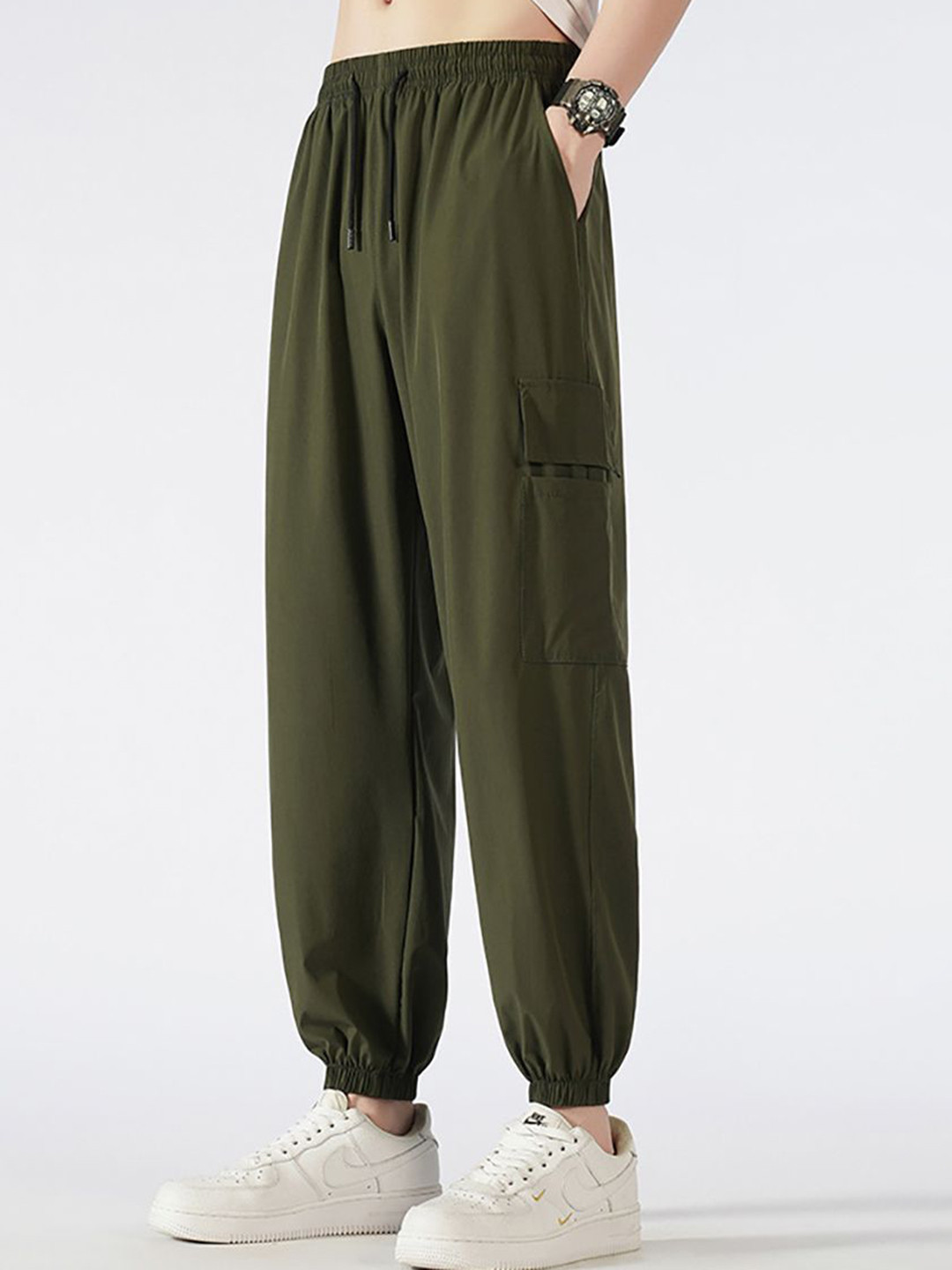 Green Solid Mid-Rise Jogger Cargos Trousers