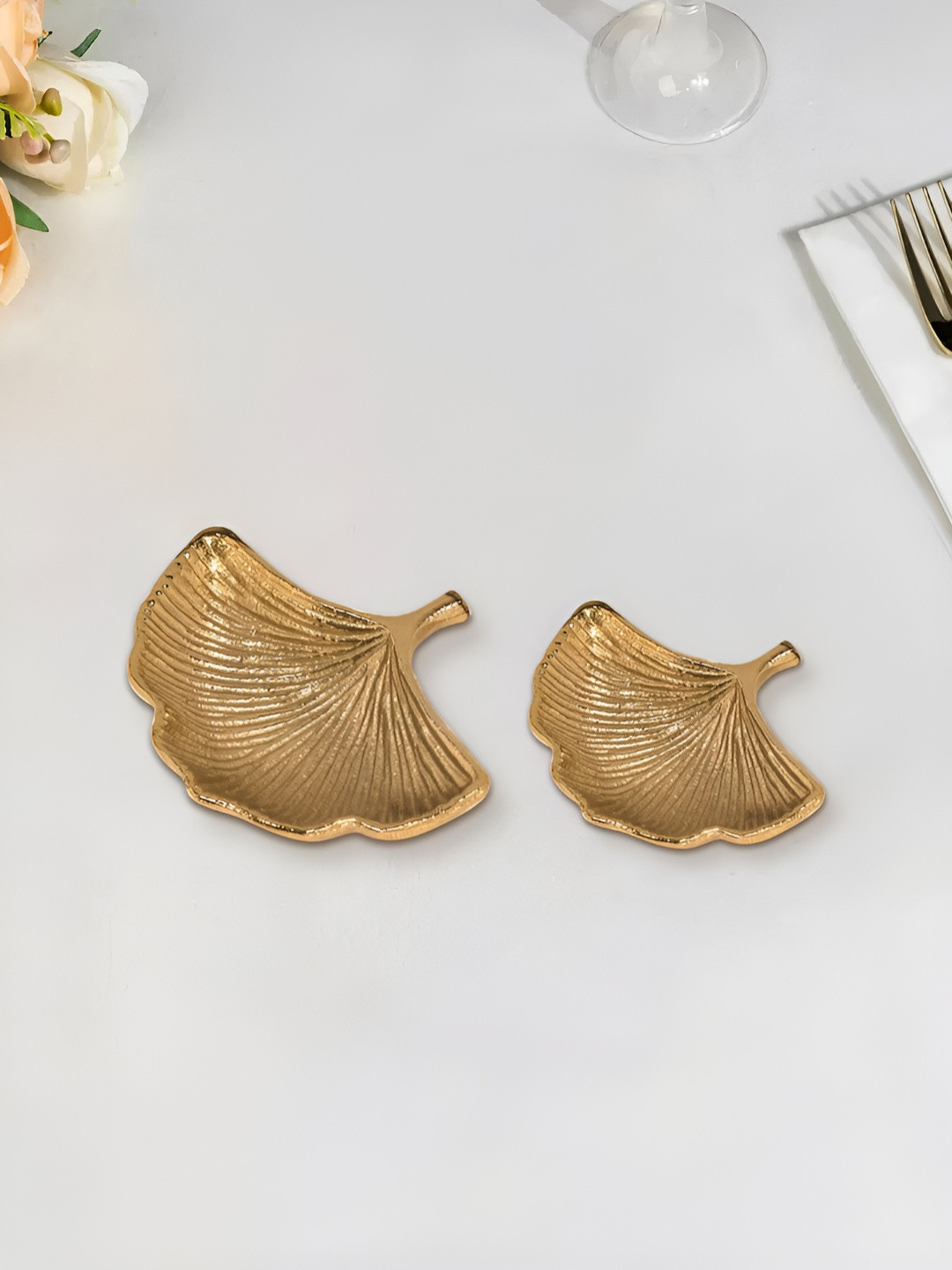 Metalsmith Gold-Toned 2 Pieces Aluminium Dishwasher Safe Serving Trays