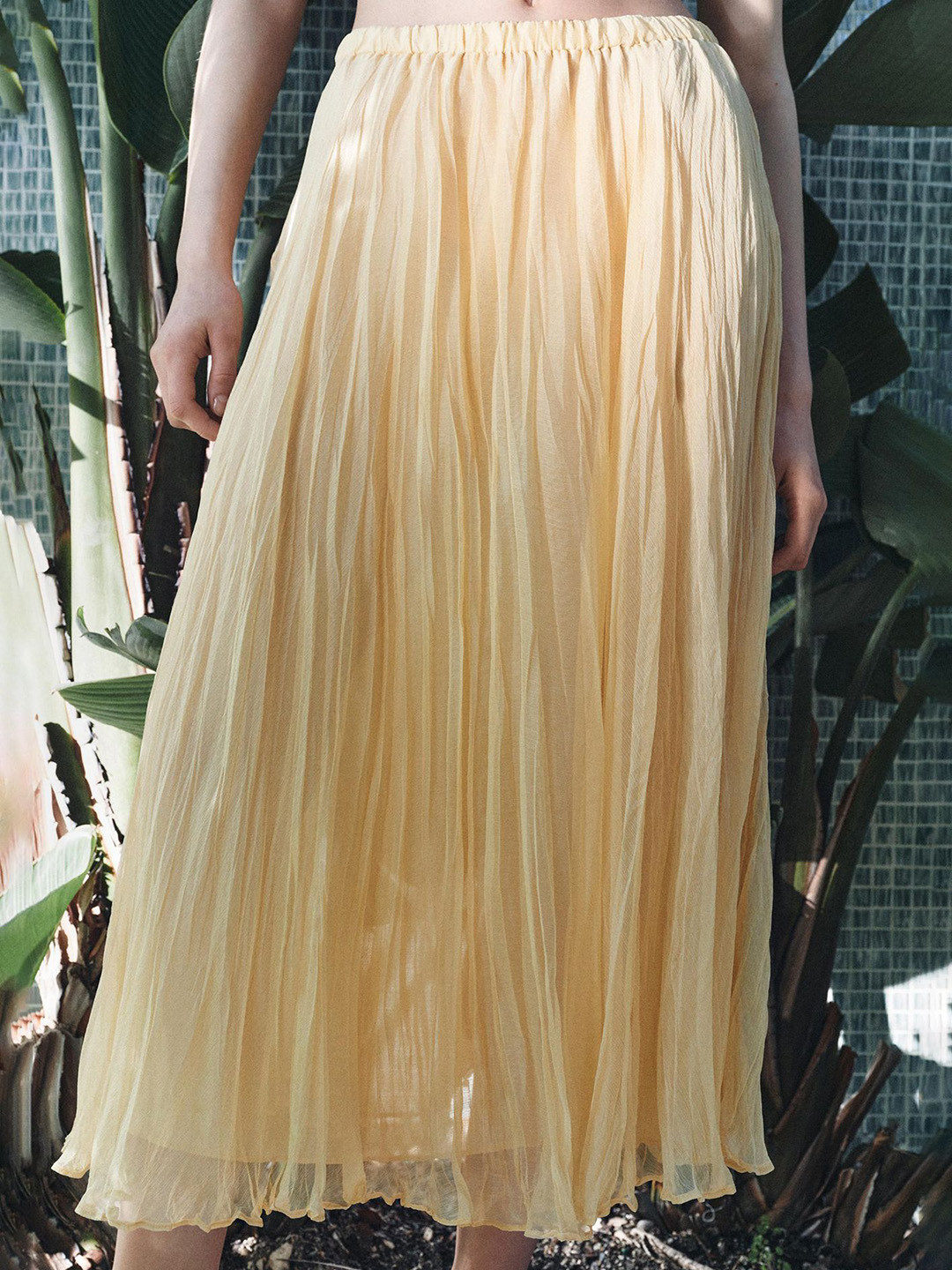 LULU & SKY Crinkle Effect Midi Skirt