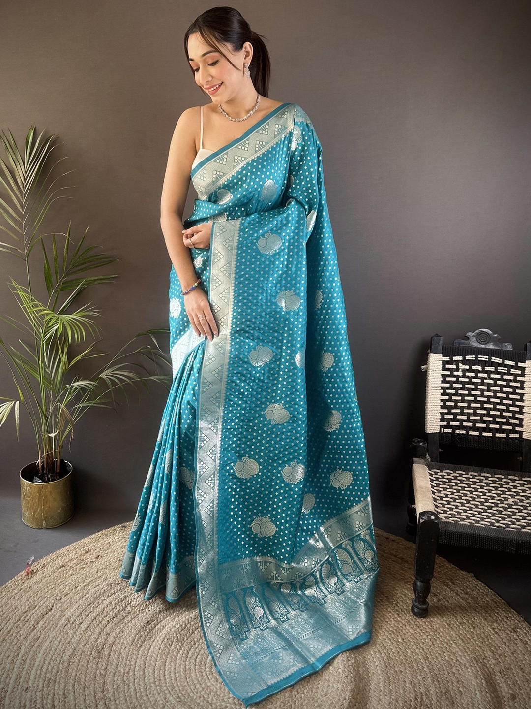 KALINI Woven Design Gold Zari Banarasi Silk Saree