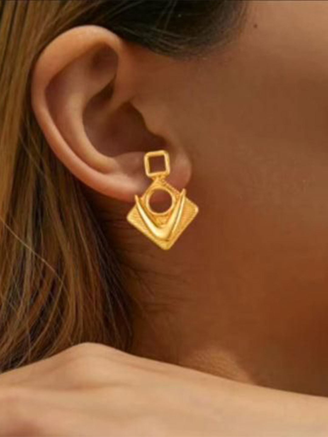 THEPANDASTOREE Gold-Plated Ocean-Inspired Charm Necklace with Pearl Accents