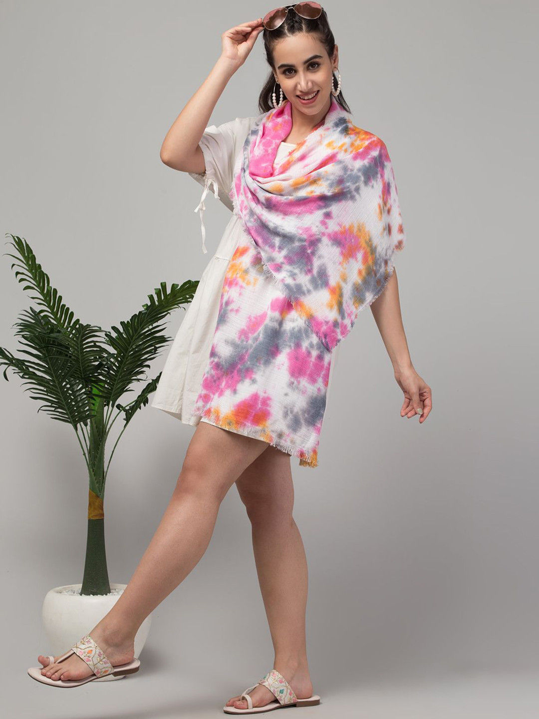 J Style Women Dyed Abstract Stole