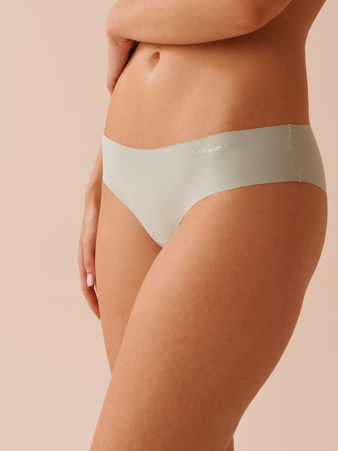 La Vie en Rose Low-Rise Seamless Bikini Briefs 20200570-30055-XS