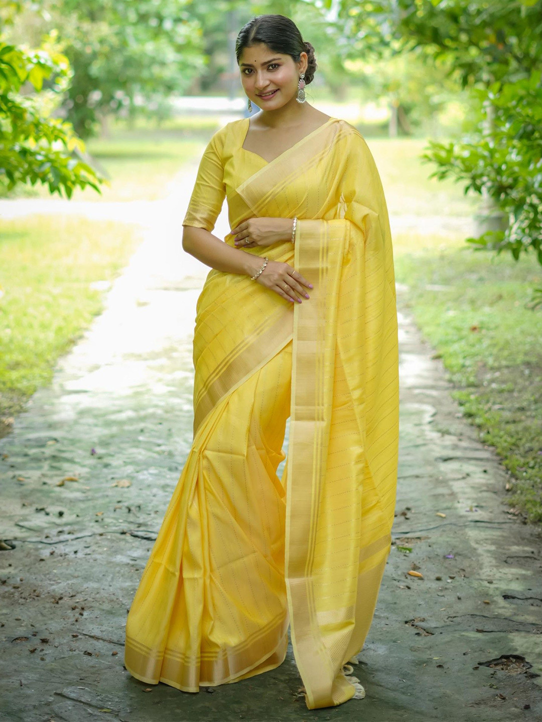 KALINI Striped Zari SBanarasi Saree