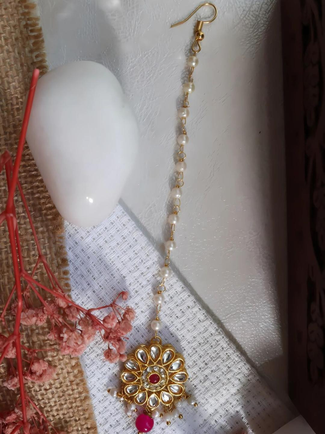 Kamule Kundan Embellished Round Maang Tikka
