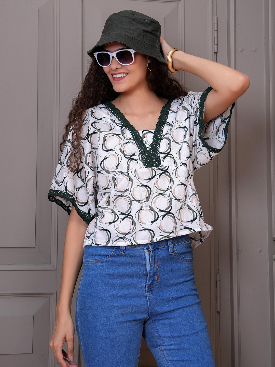 HIGHLIGHT FASHION EXPORT Women Geometric Printed Extended Sleeves Crop Top