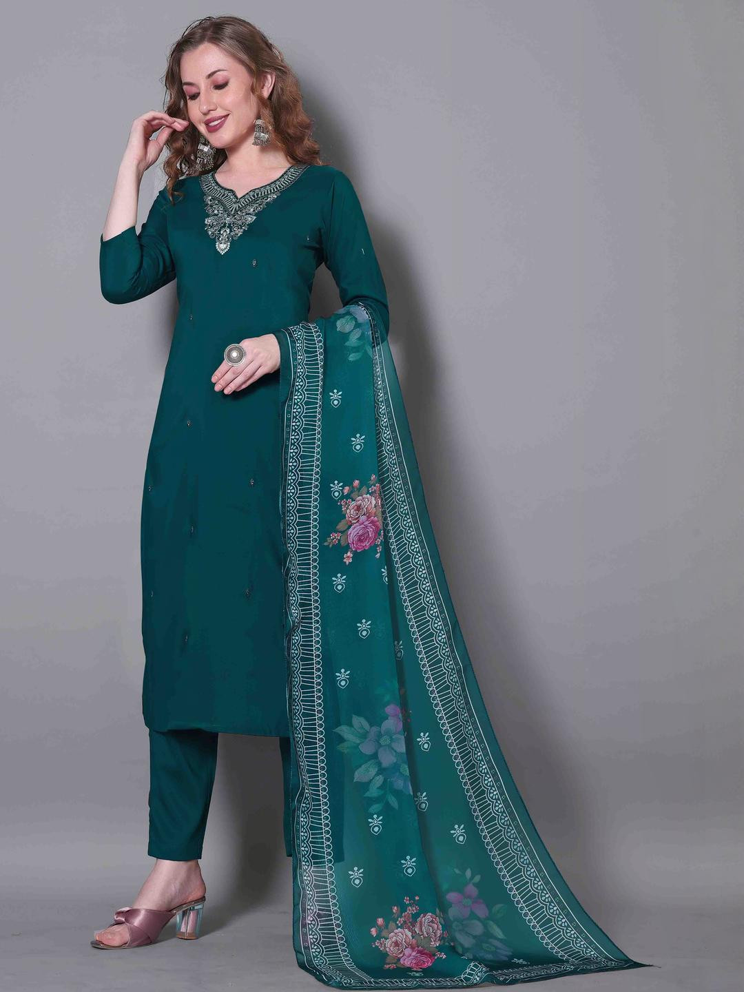 Ras Madhuri Women Floral Kurta with Trousers & Dupatta
