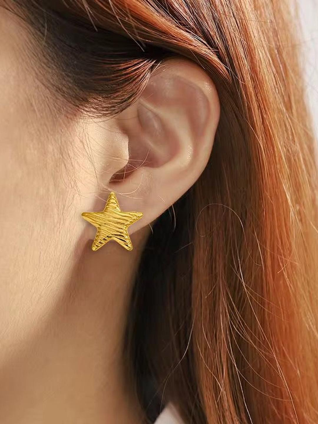 Nitant Women Gold Earrings