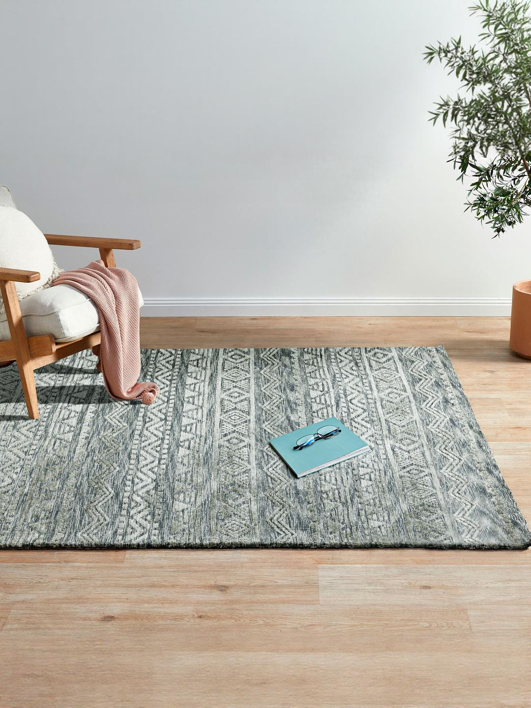 PLIVANA Grey Geometric Cotton Indoor Carpet