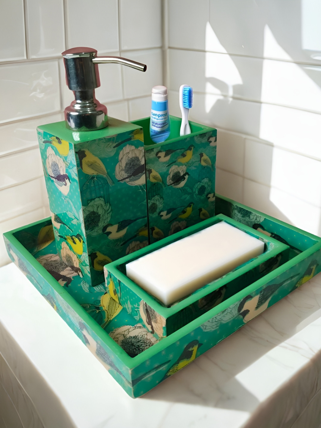 THE HOME CO. Green 4 Pieces Floral Wooden Matte Bath Accessories Sets