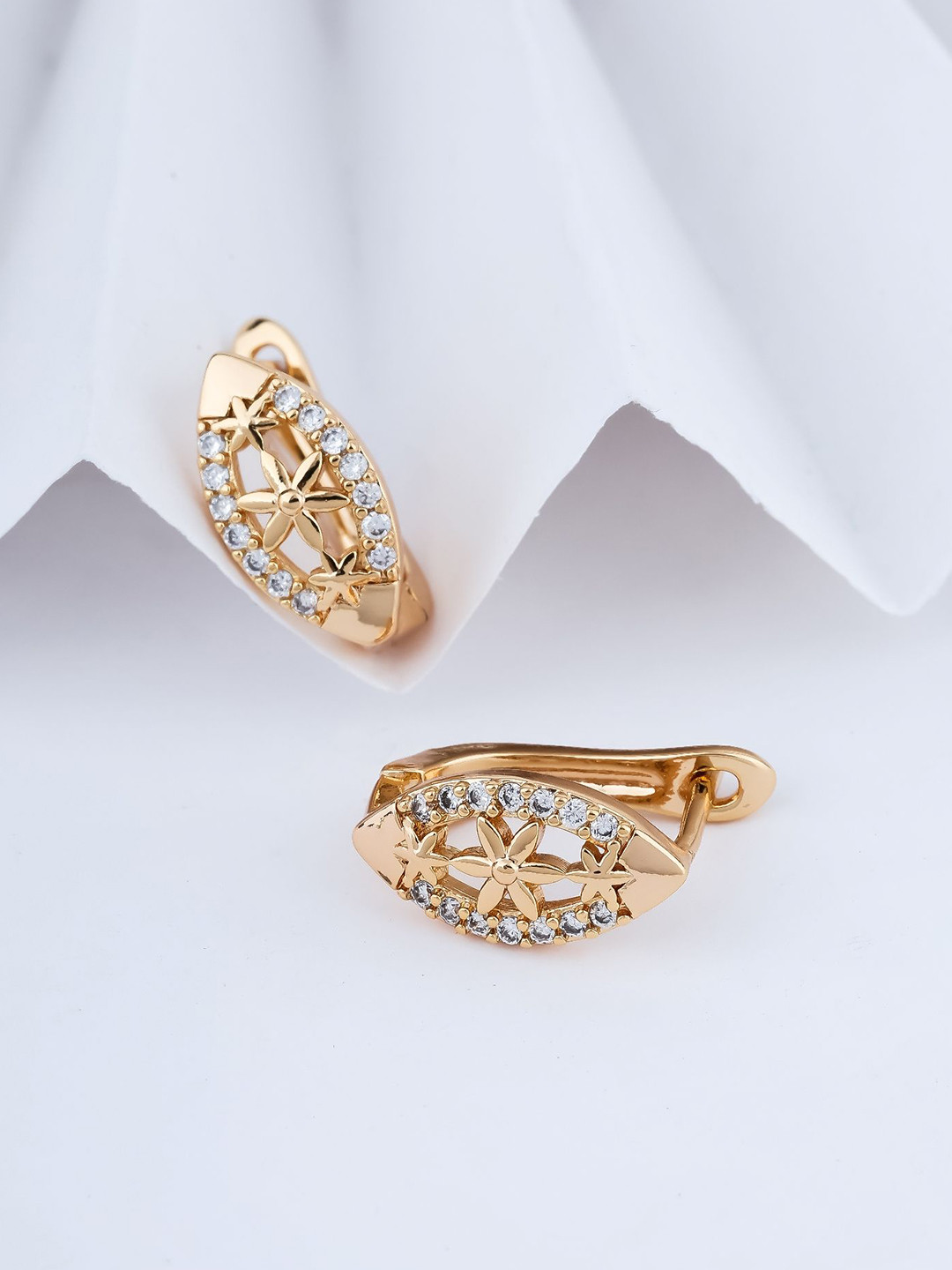 DIMIKI Korean Anti Tarnish Rose Gold-Plated American Diamond Studded Oval Hoop Earrings