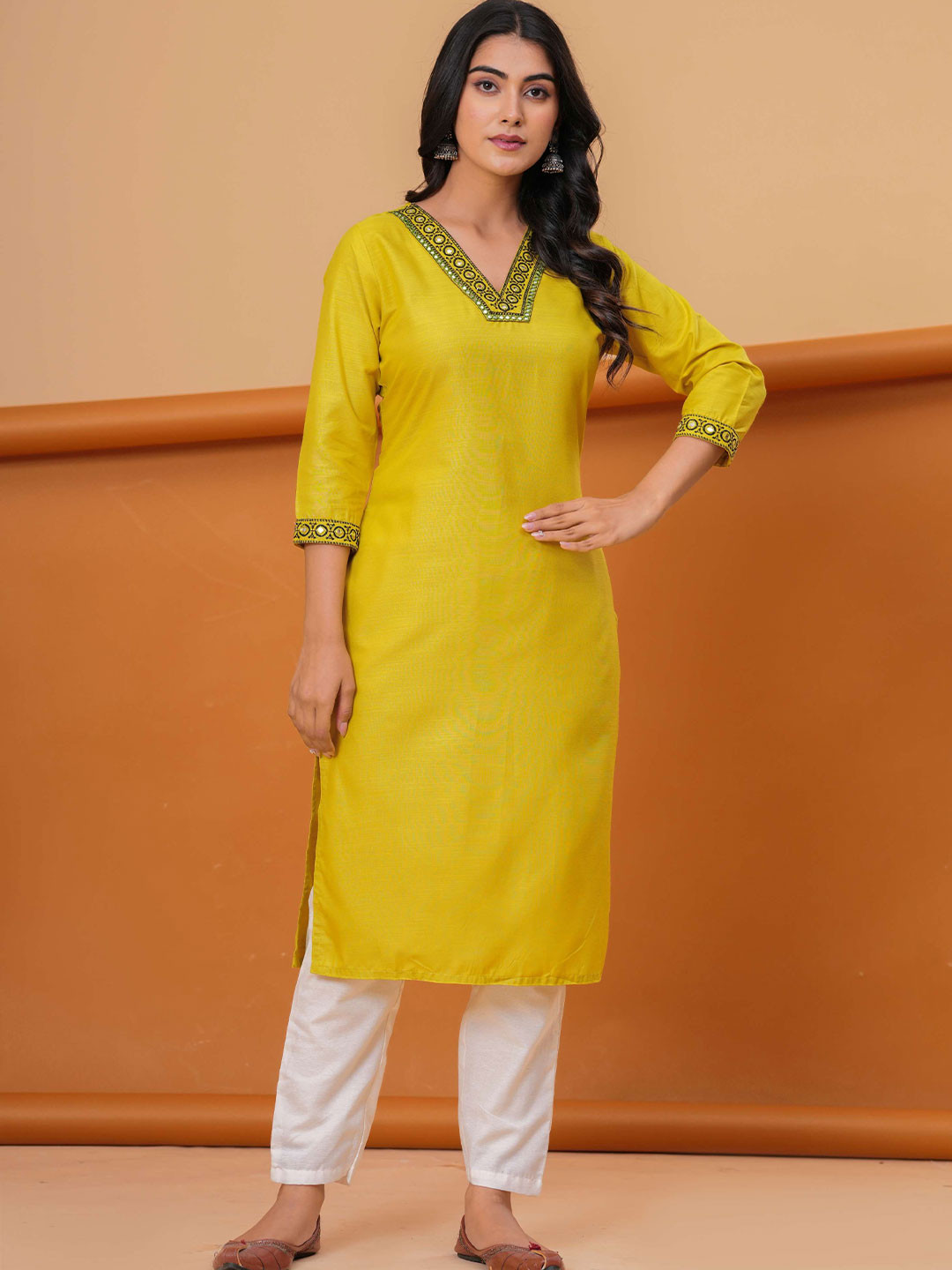HEARTLOOM Women Solid Daily Straight Kurta