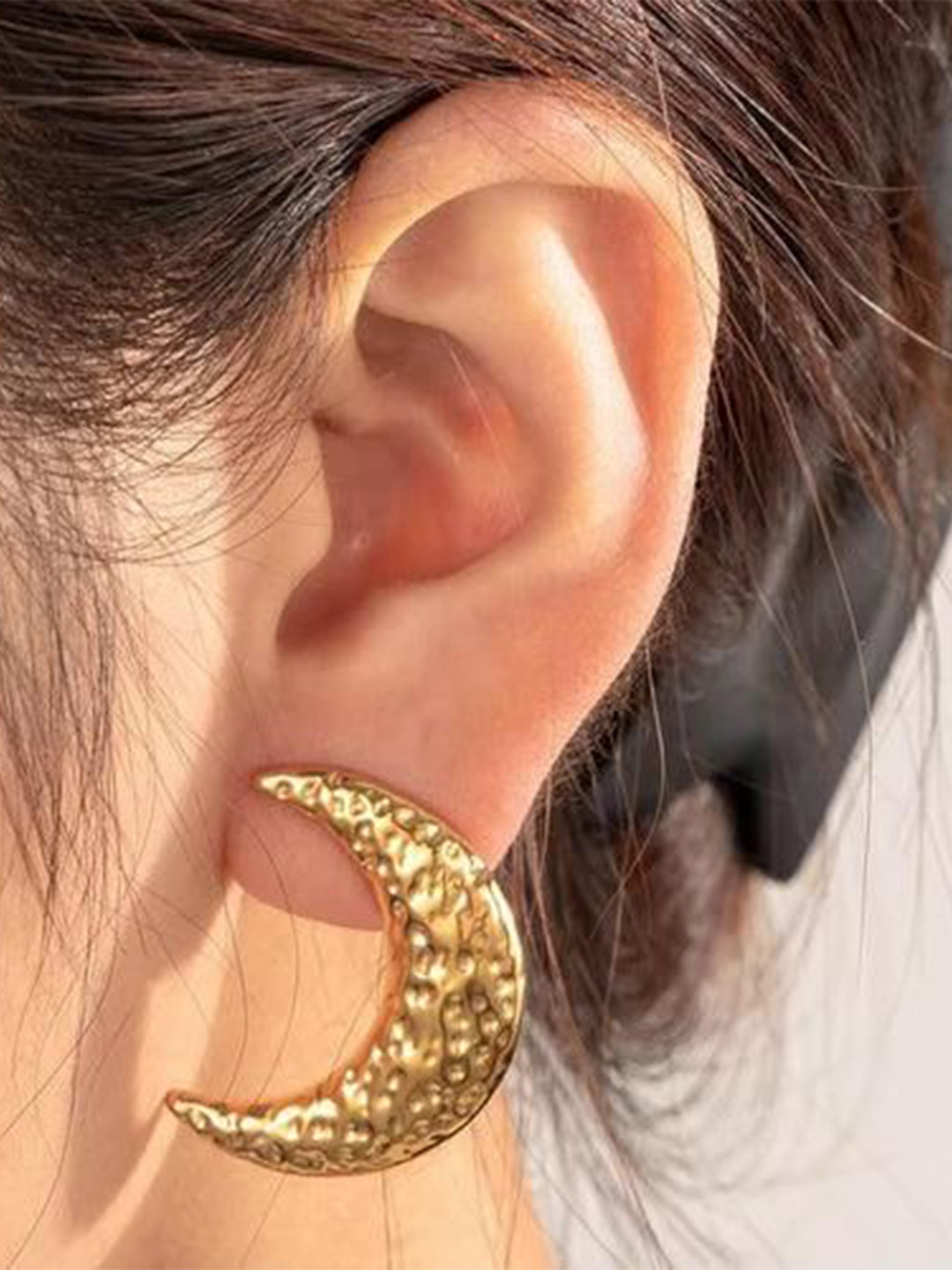 THEPANDASTOREE 18K Gold-Plated Stainless Steel Crescent Shaped Moon Waterproof Studs