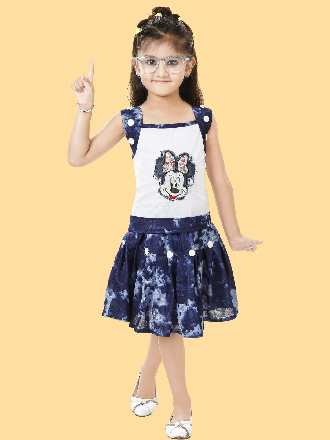 VISHESTA Embellished Clothing Set