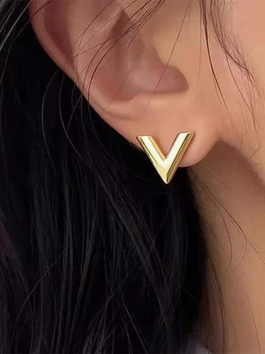 THEPANDASTOREE 18K Gold Plated Waterproof V Shaped Minimal Stud Earrings