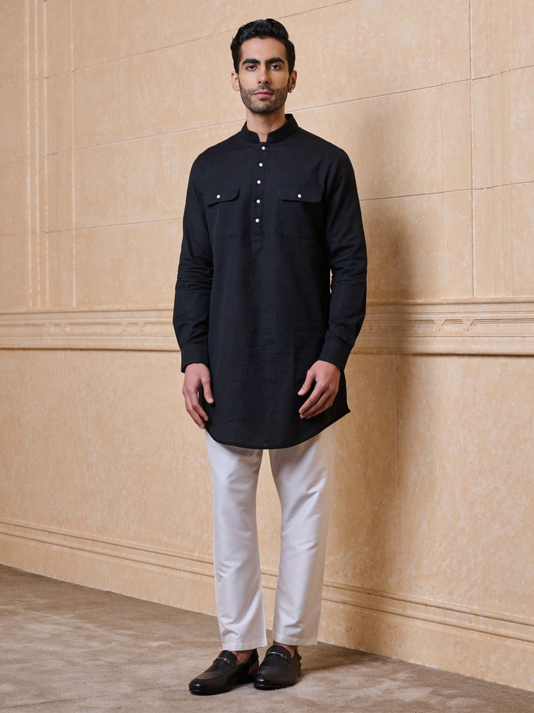 Tasva Mandarin Collar Classic Roll-Up Sleeves Cotton Linen Straight Kurta