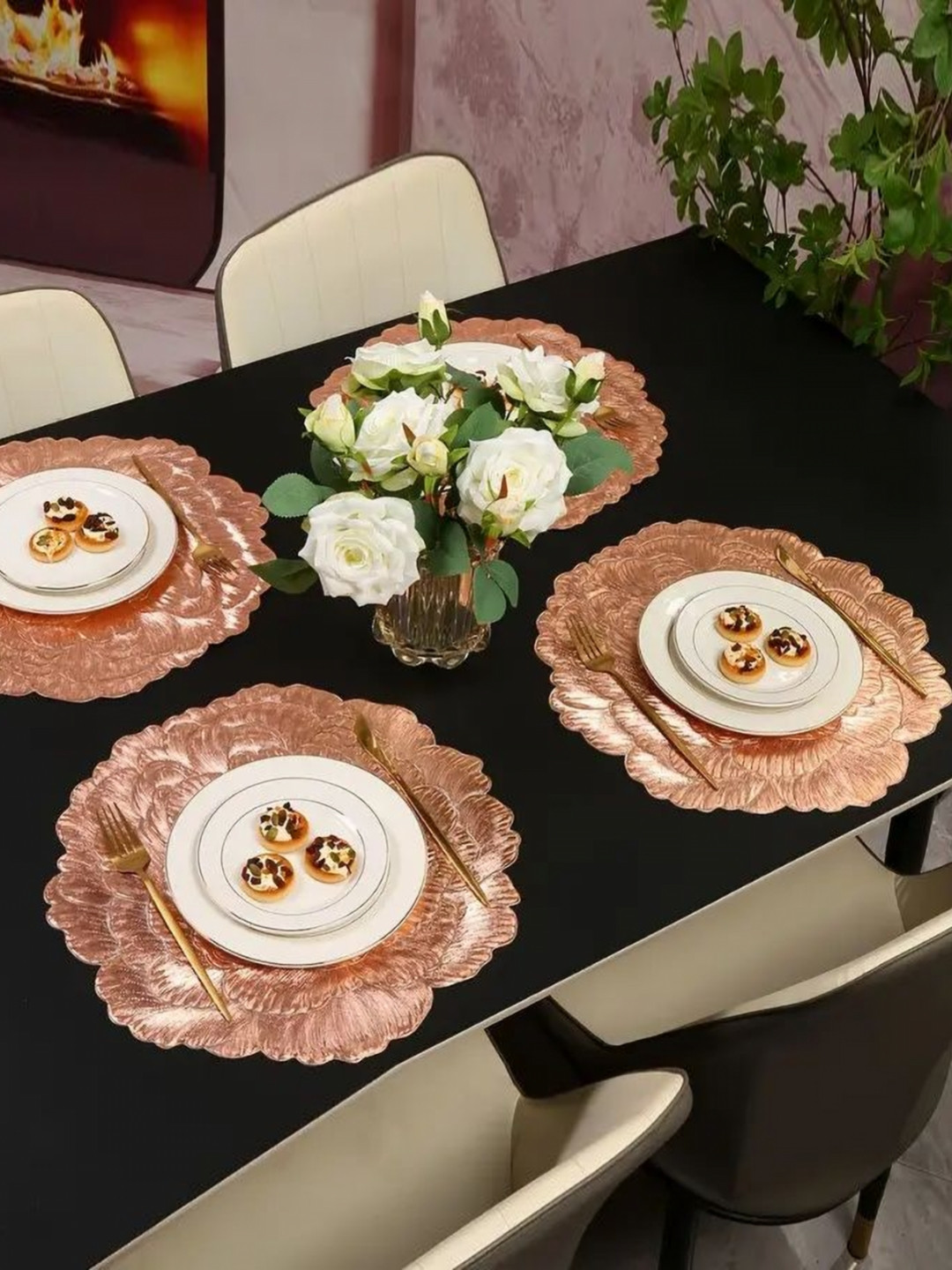 LooMantha Copper 4 Pieces Floral Plastic Round Table Placemats