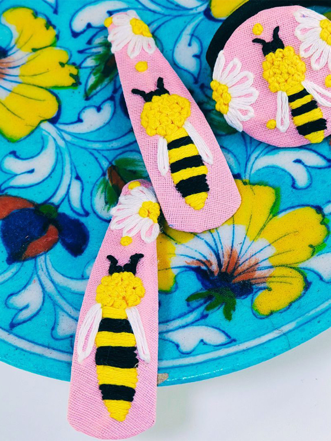 TheYUGO Women Set of 2 Embroidered Hair Accessory Set