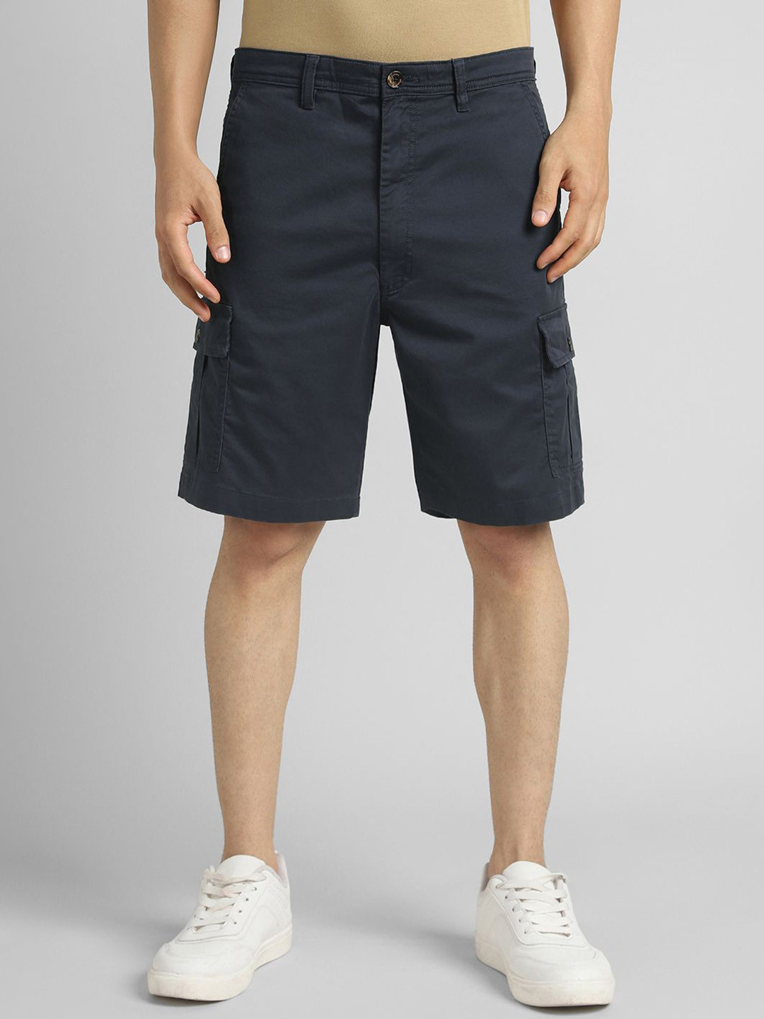 SIMON CARTER LONDON Men Relaxed Fit Low-Rise Cargo Shorts