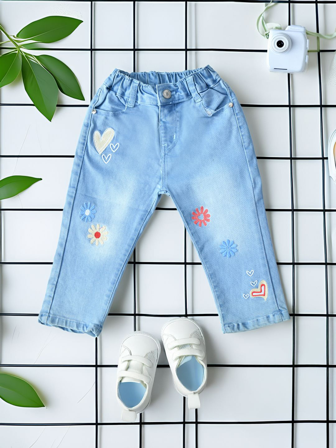 Bella Moda Girls Comfort Embroidered Regular Fit Mid-Rise Stretchable Jeans