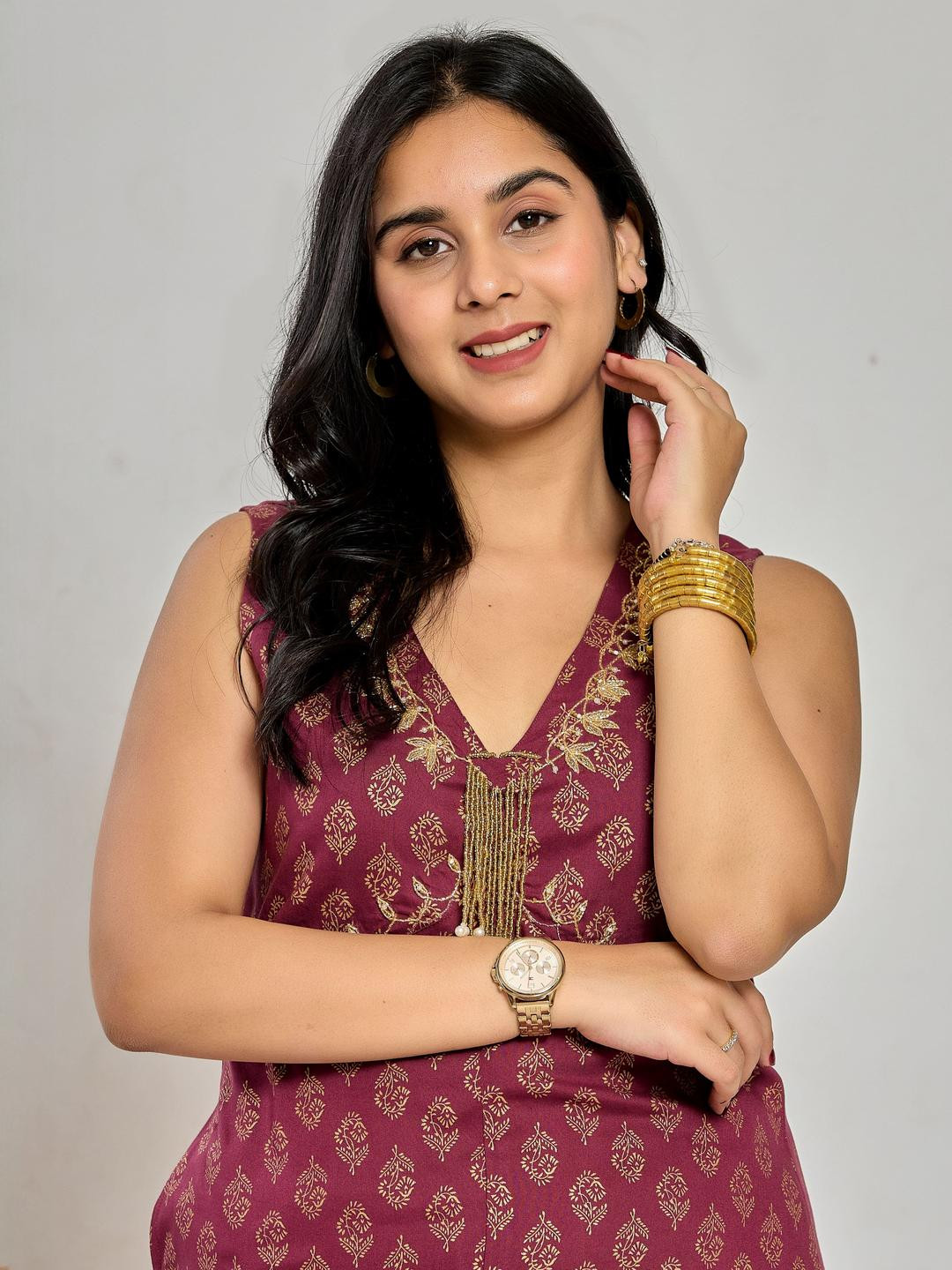 ADITEE Women Burgundy Kurta Sets