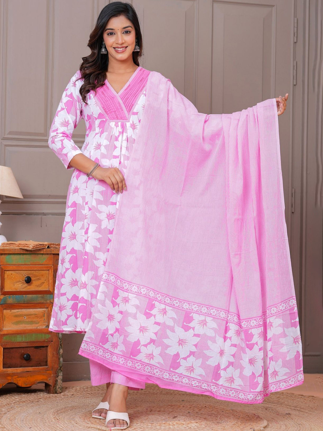 EtnicaWear Women Floral Printed Pleated Pure Cotton Kurta with Trousers & With Dupatta