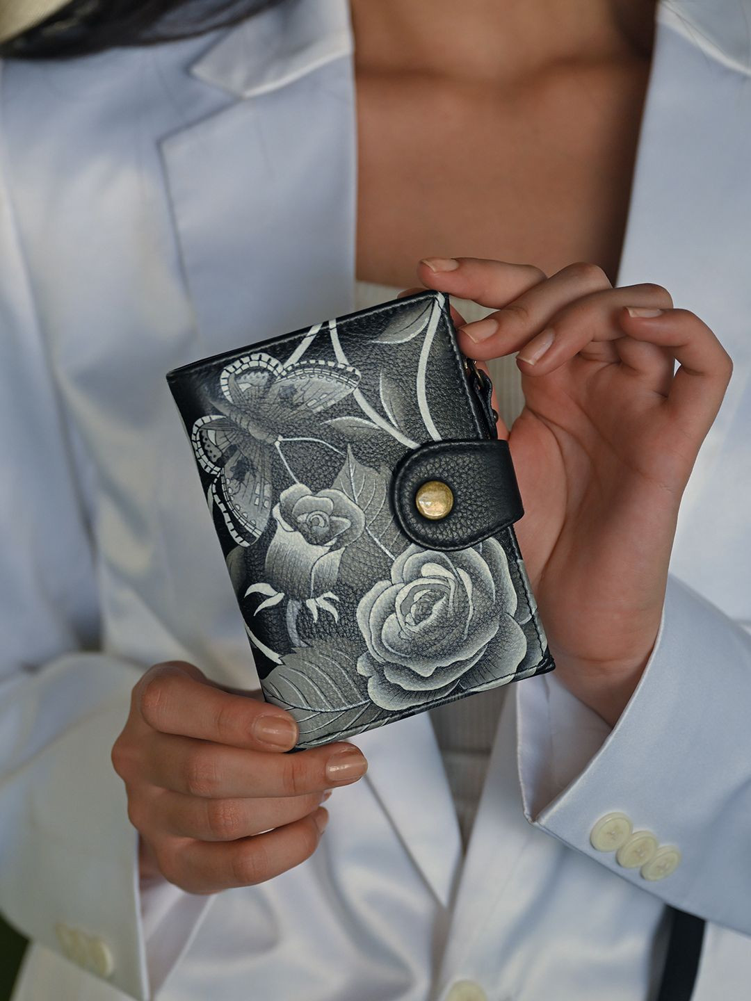 Anuschka Women Roses D'Amore Black Hand Painted Leather Wallet