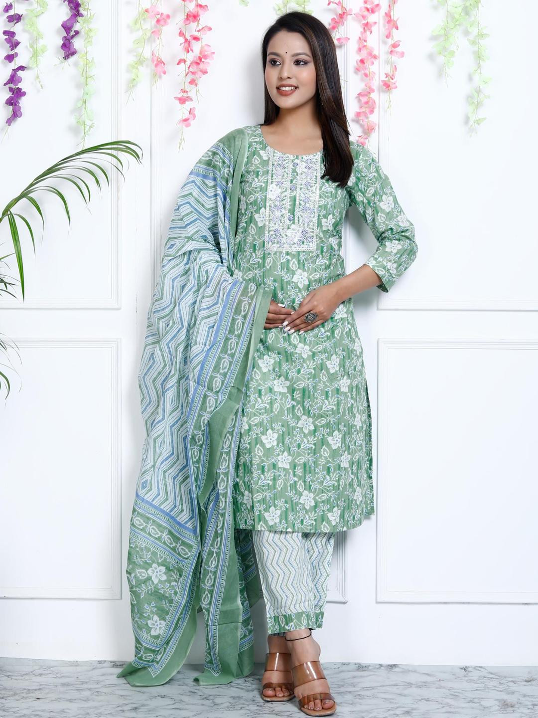 VASHINEH Women Printed Pure Cotton Kurta Sets