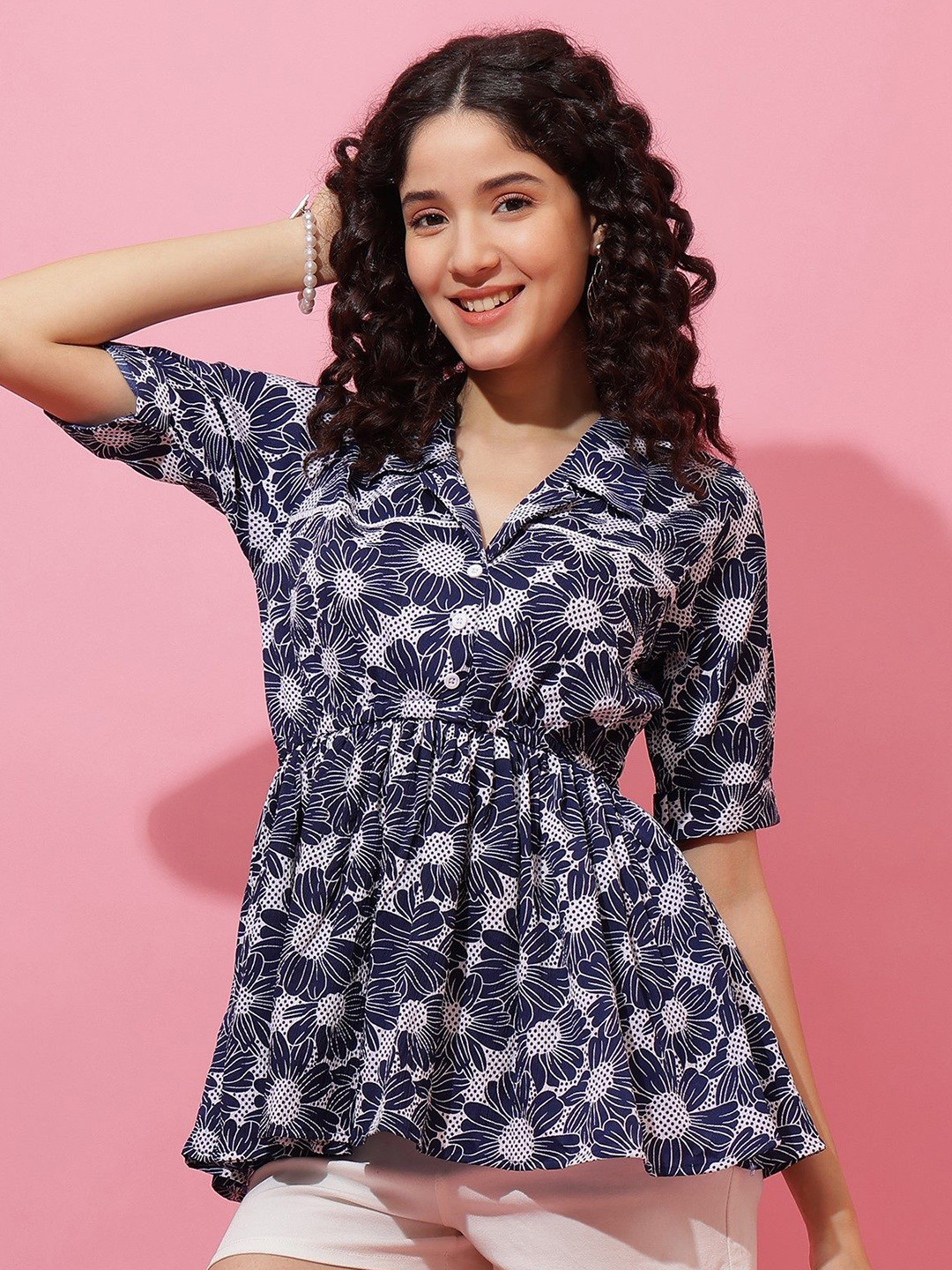 De La Moda Floral Printed Roll-Up Sleeves Crepe Peplum Top