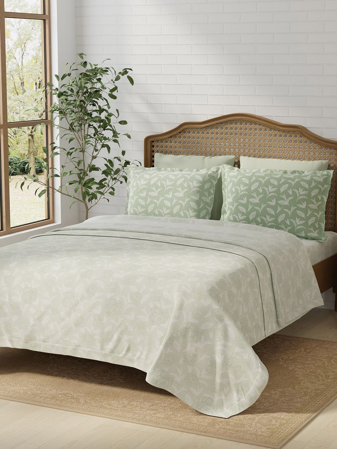 Layers Green & White Floral Printed 180TC Double Cotton King Bedsheet Set 2.74 m x 2.74 m