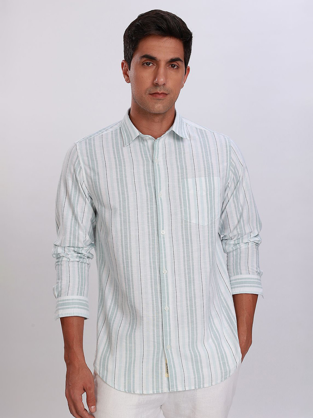 THREE DAYS Comfort Fit Vertical Striped Spread Collar Cotton Shirt