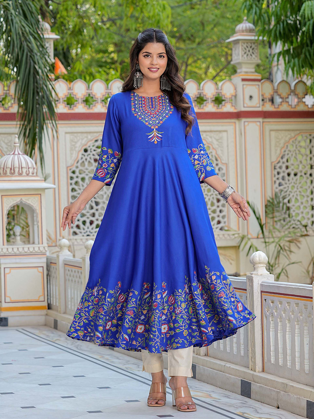 Akiko Women Ethnic Motifs Embroidered Festive Anarkali Kurta