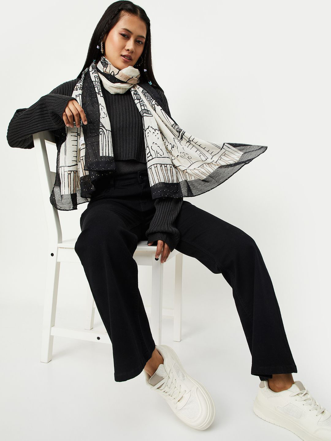 max Women Printed Taping Border Scarf