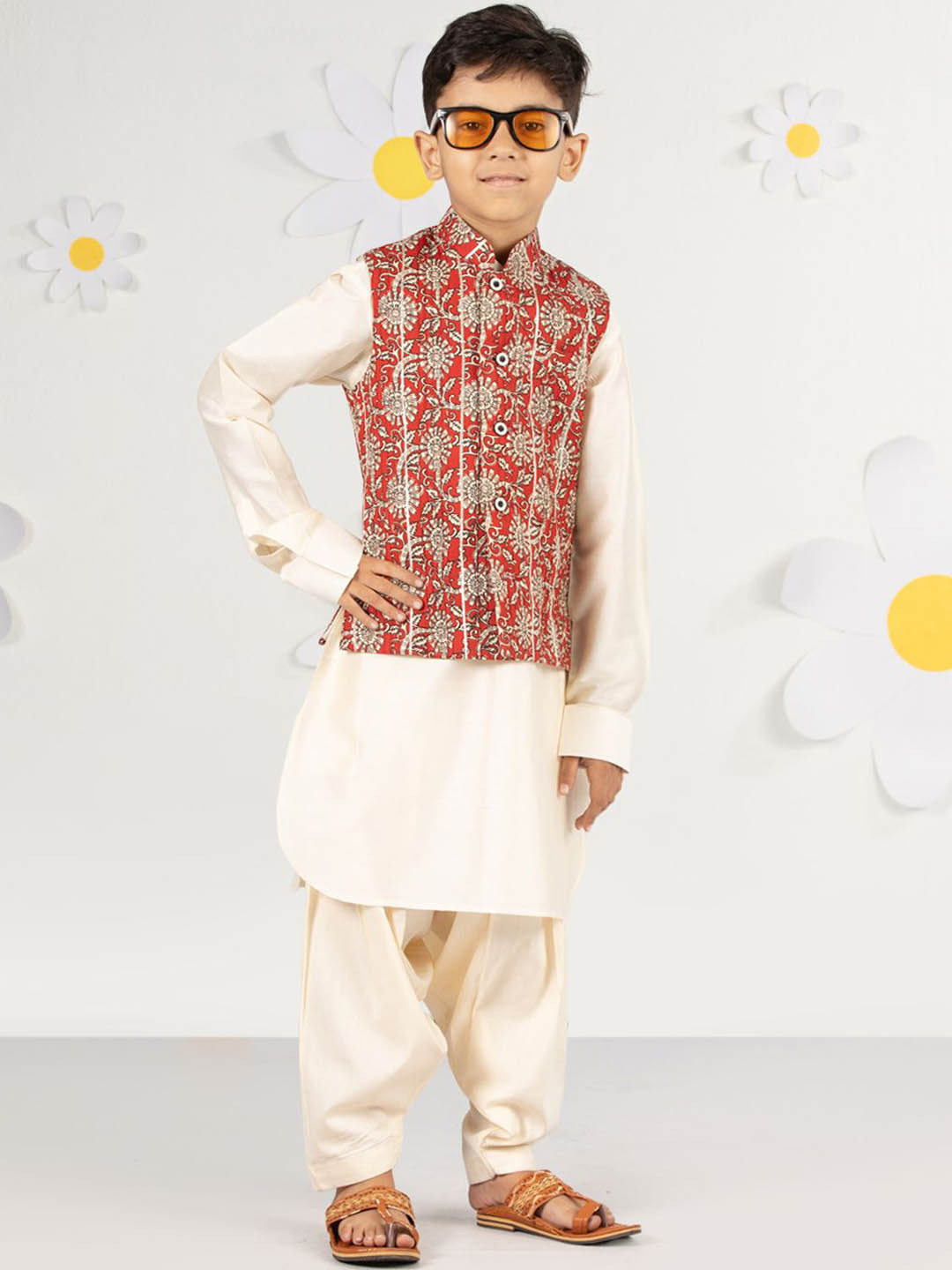 VASTRAMAY Boys Mandarin Collar Pure Cotton Kurta With Patiala & Floral Nehru Jacket