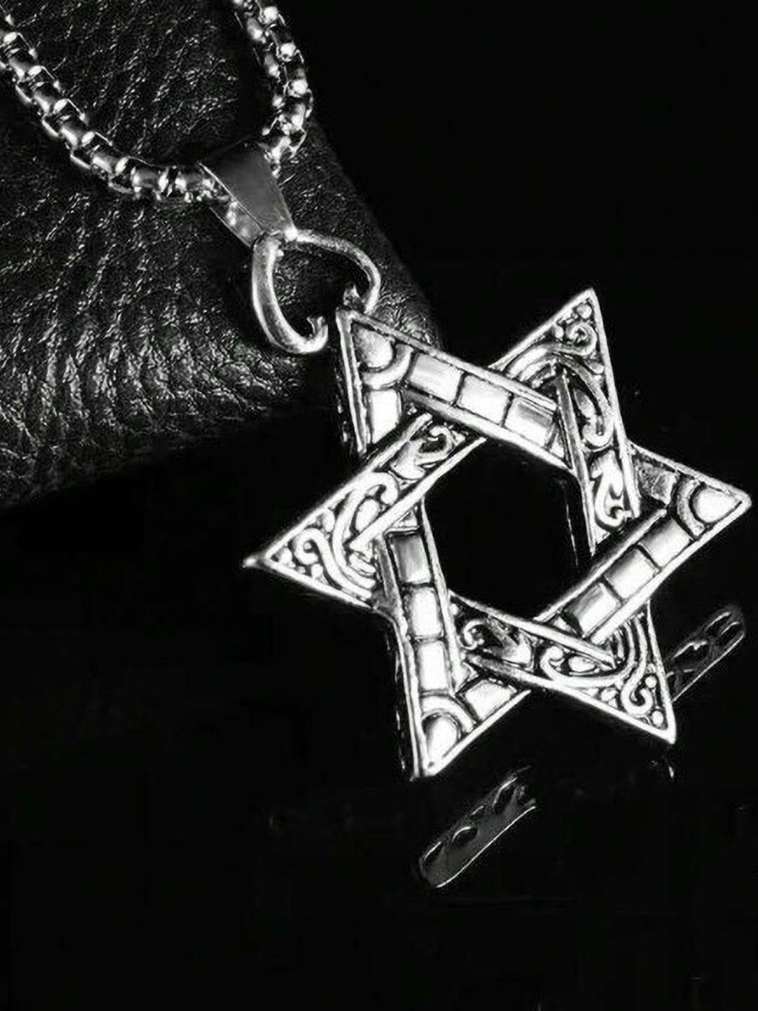 Teeragaj Kids Star Shaped Pendants with Chains