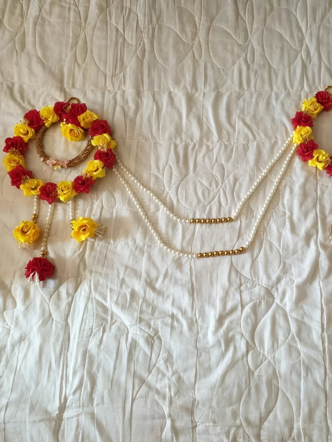 Nutts Bandhanwar Yellow & Red Rose Hanging Garlands