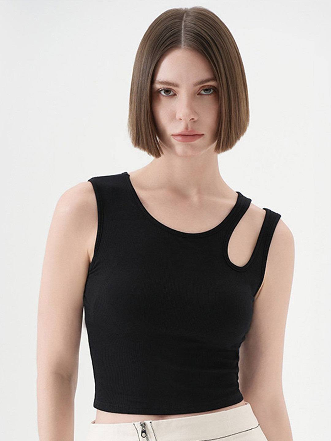 LULU & SKY Women Black Ribbed Cut-out Shoulder Crop Top