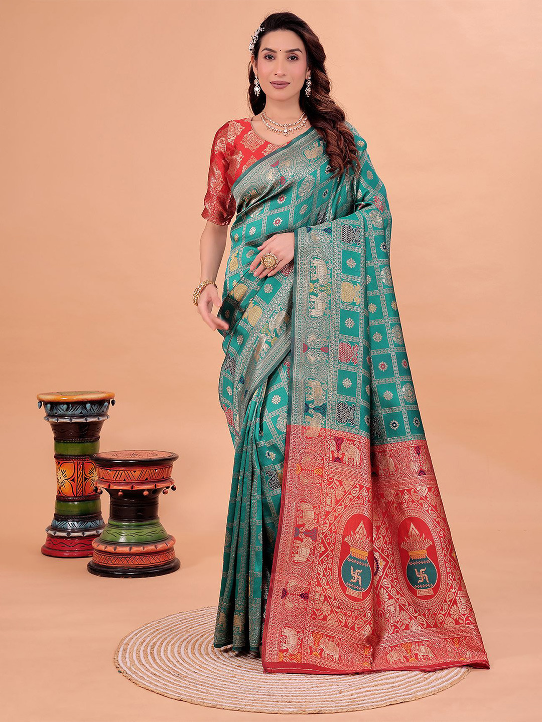 KALINI Padmavati Ethnic Motifs Woven Design Kanjeevaram Saree