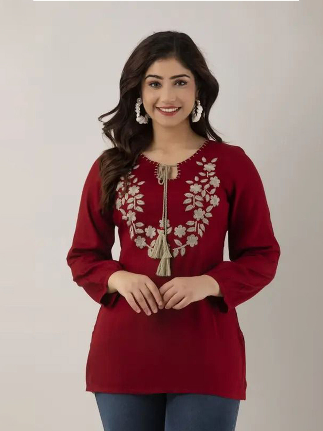 BLUE KART Floral Embroidered Thread Work Thread Work Kurti