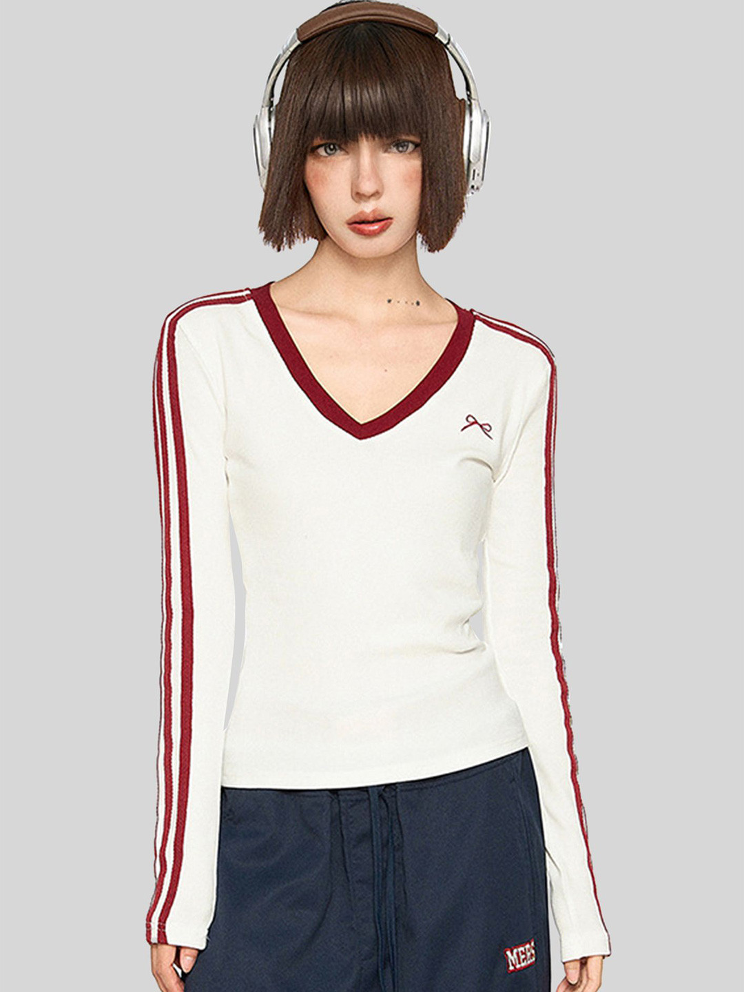 LULU & SKY Contrast Stripes V-neck Top