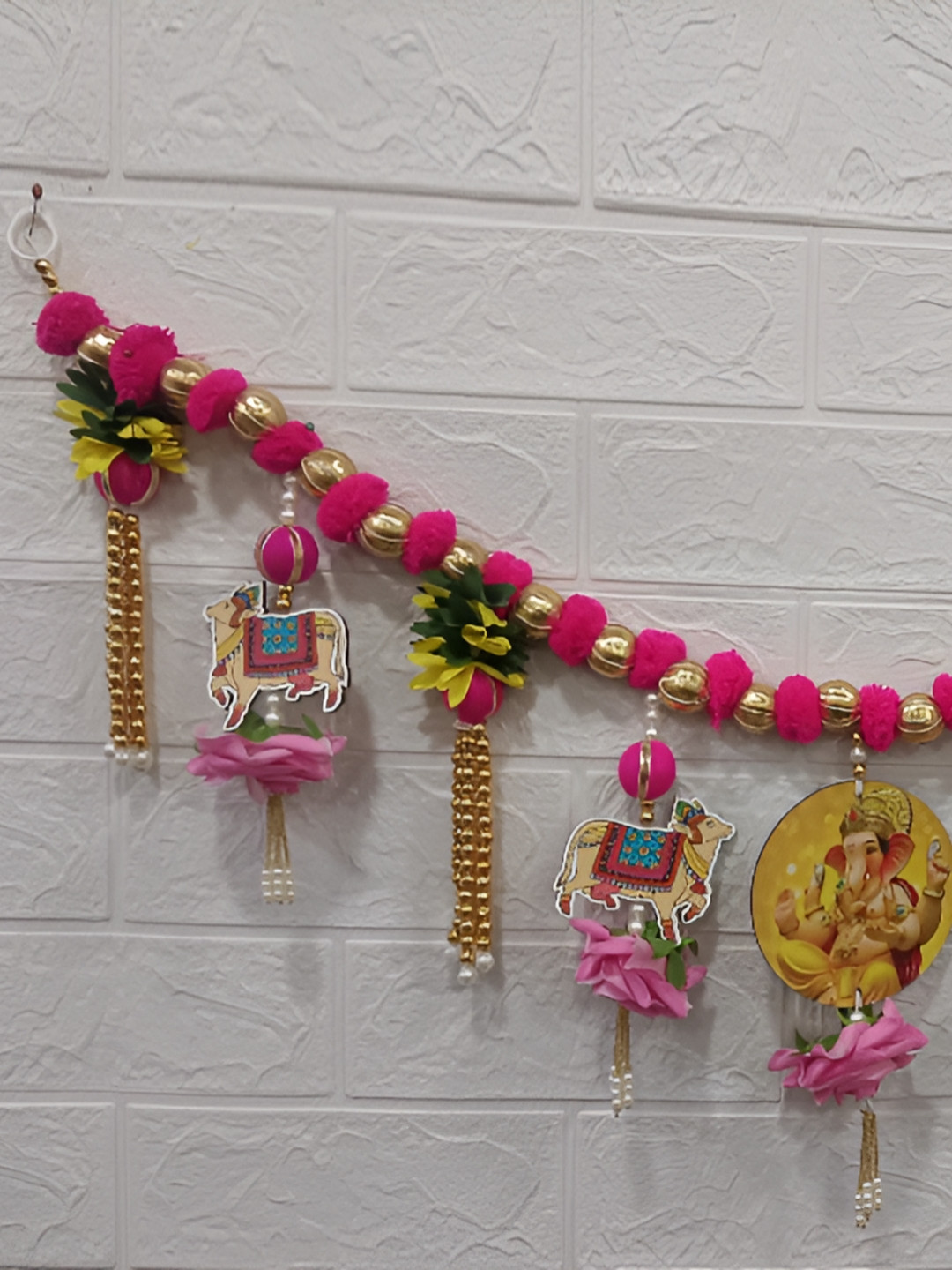 Nutts Bandhanwar Beige & Pink Cow With Ganpati Ji Pompom Hanging Garlands