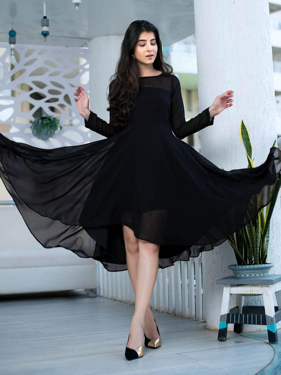 VS MALL Black Georgette Fit and Flare Dresses