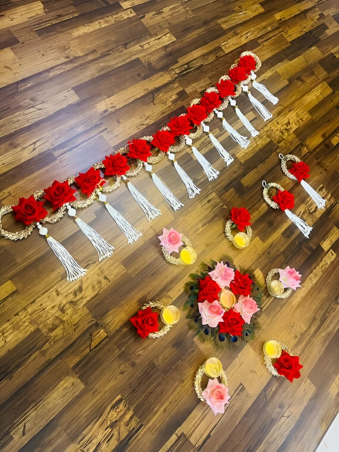 Nutts Red & White Flower Hanging Festive Decor