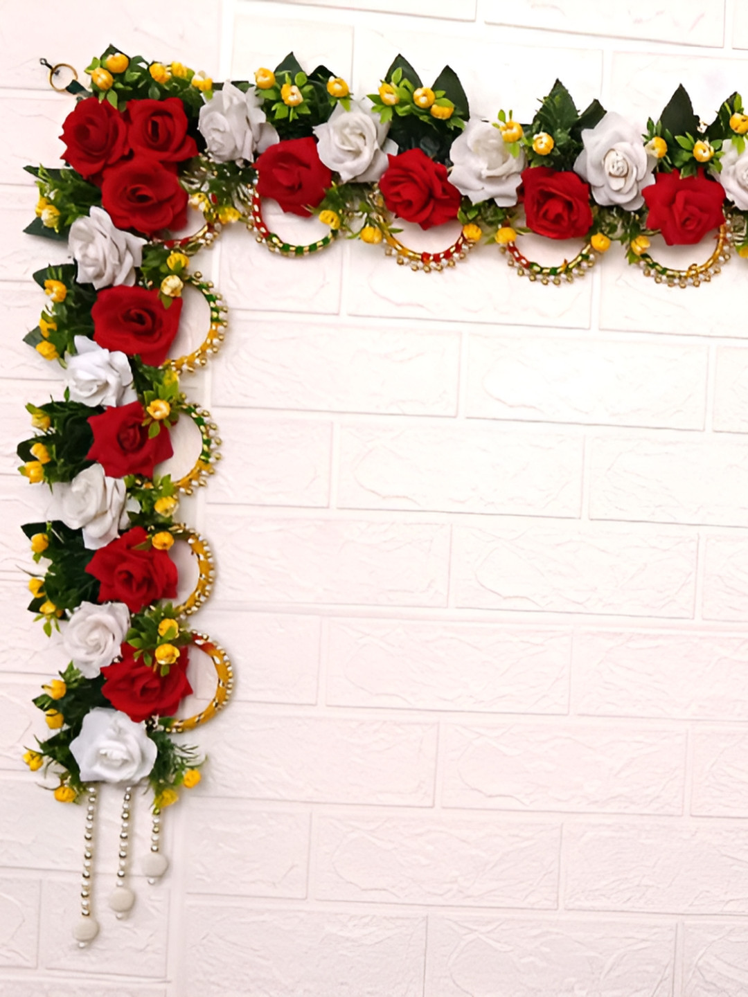 Nutts Red & White Velvet-Rose Bandhanwar Festive Decor
