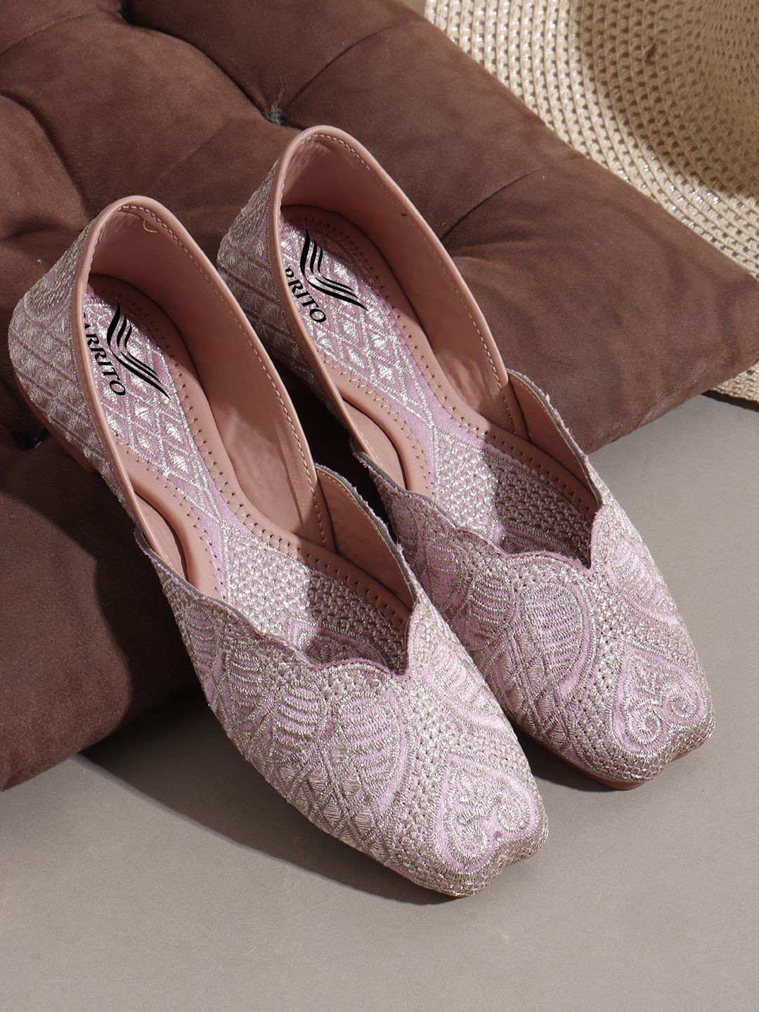 carrito Women Woven Design Square Toe Mojaris Flats